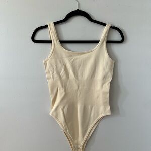 OQQ Cream One Piece